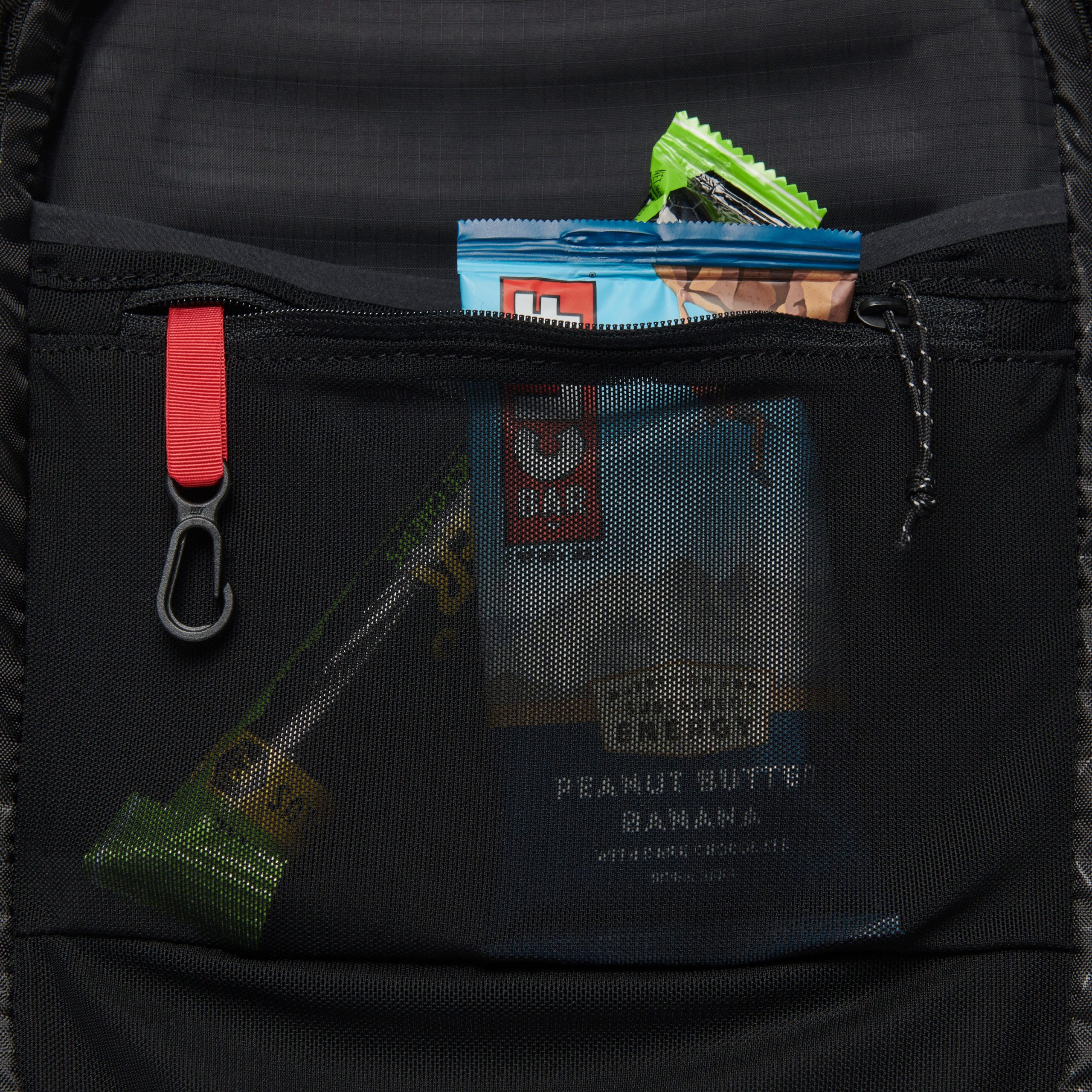 Women's Distance 8 Backpack - Past Season - Image 6